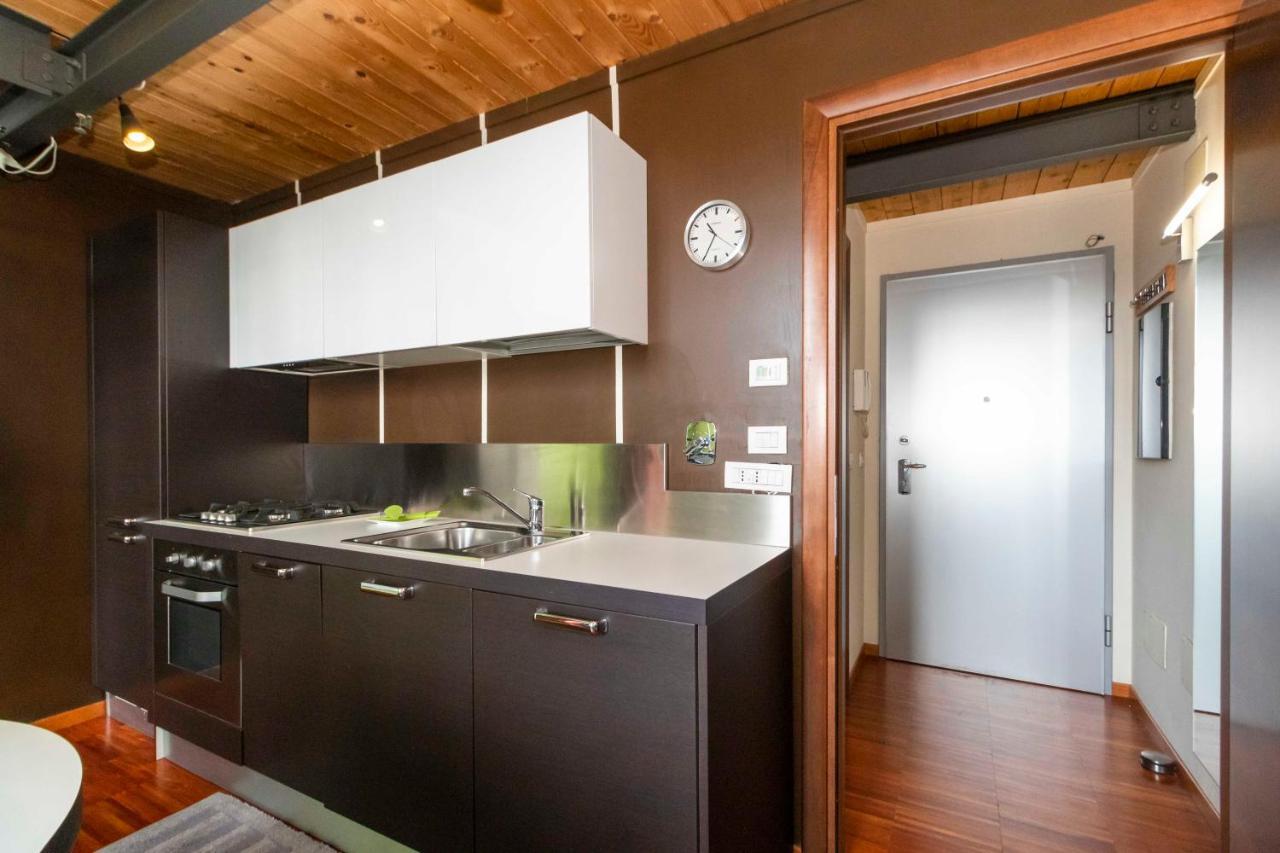 Dora Riverside Modern Apartment With Private Parking Turyn Zewnętrze zdjęcie